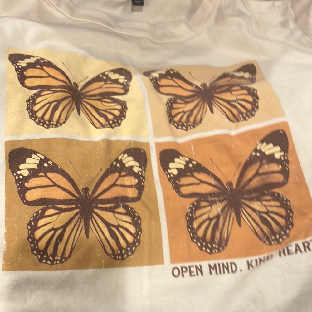 3/$20 Originality butterfly crop top size graphic t